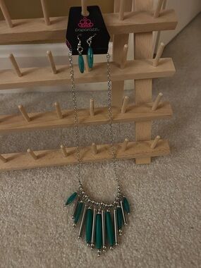 paparazzi Teal Fringe Pendant Necklace and Earring Set
